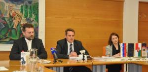 Z novinarske konference pred sejo občinskega sveta